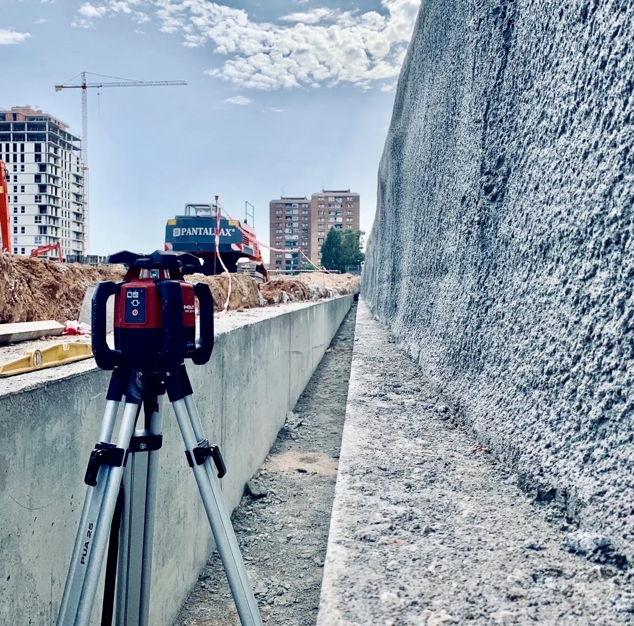 Muros guía y control geométrico por láser en el Roig Arena